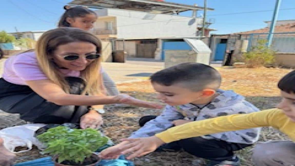 Her Çocuk Bir Fidan, İlk Ders Yeşil Vatan